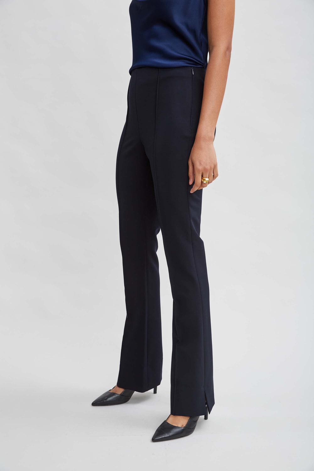 Crepe Seam Slit Flare Pant
