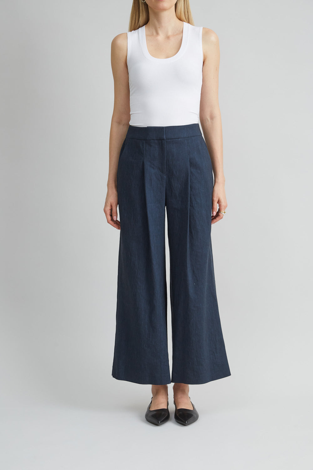 Pleated Linen Pant